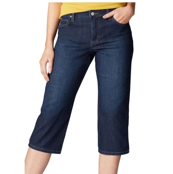 Lee Dark Dive Mid Rise 22" Inseam Capri Size 20M - Picture 1 of 3